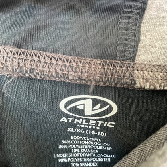 Athletic Works Women’s Gray Skort - Size XL - Picture 3 of 3